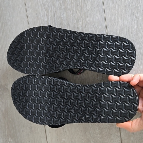 Teva Women's Black and Pink Sandals Slide Shoes Sz 9 Shoes - Picture 8 of 10